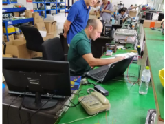 俄羅斯客戶再次訪問奧特儀表公司，進(jìn)行壓力傳感器測試